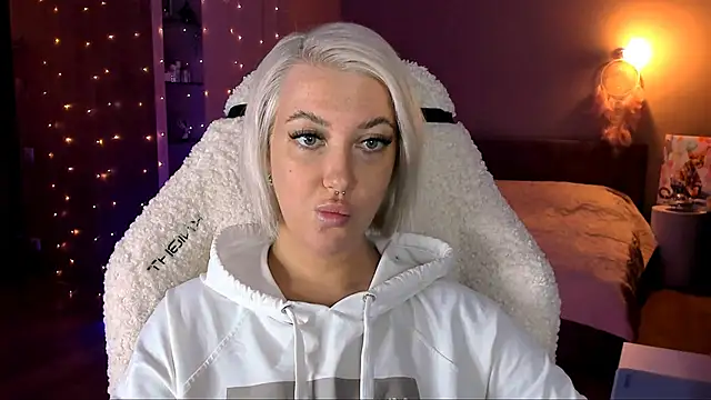 Snapshot of tykioty_Miley chatting on 01.29.25 tykioty Miley online show from 01.29.25