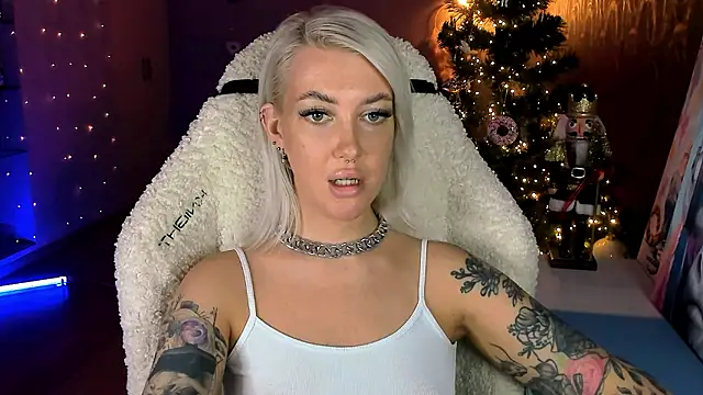 Snapshot of tykioty_Miley chatting on 01.10.26 tykioty Miley online show from 01.10.26