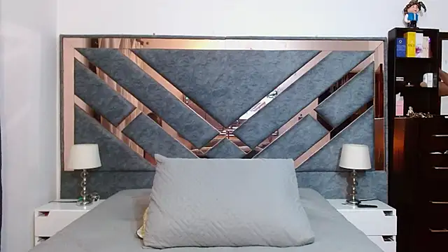 KarlaTesg online show from 10.23.25