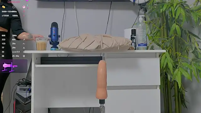 luckyalice  online show from 11.09.25