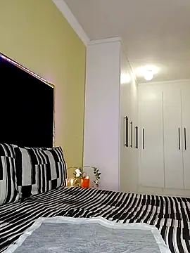 Snapshot of DarkButterfly99 chatting on 10.22.25 DarkButterfly99 online show from 10.22.25