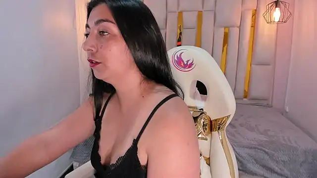 Karla hernandez  online show from 02.06.25