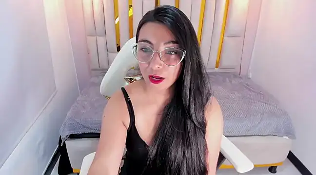 Karla hernandez  online show from 03.07.25