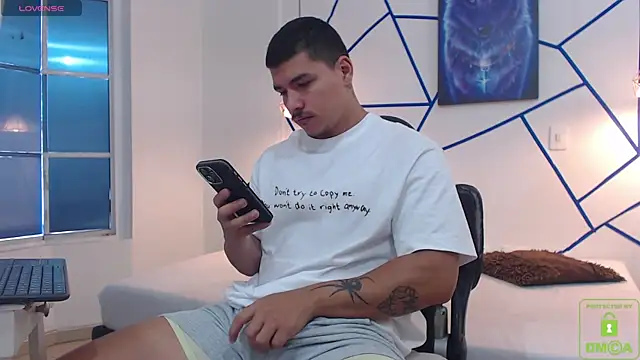 Snapshot of paulo_allen chatting on 01.03.25 paulo allen online show from 01.03.25