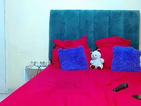 curvycloe1 online show from 10.13.25