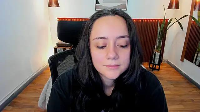 Snapshot of KatherineBond chatting on 02.06.26 KatherineBond online show from 02.06.26