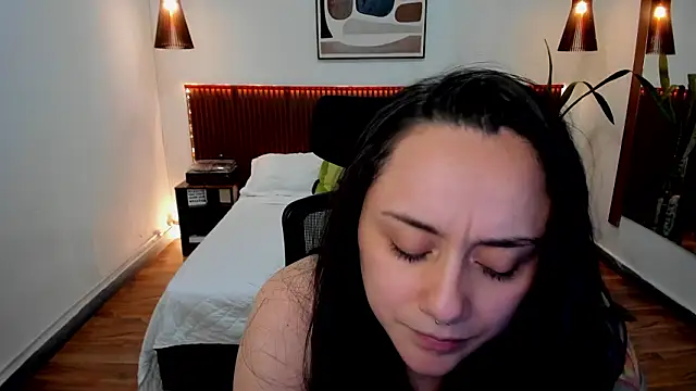 Snapshot of KatherineBond chatting on 02.09.26 KatherineBond online show from 02.09.26