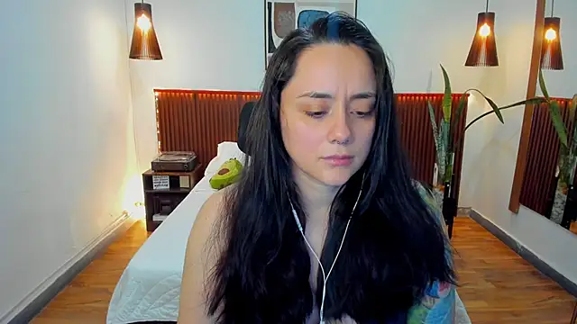 Snapshot of KatherineBond chatting on 02.16.26 KatherineBond online show from 02.16.26