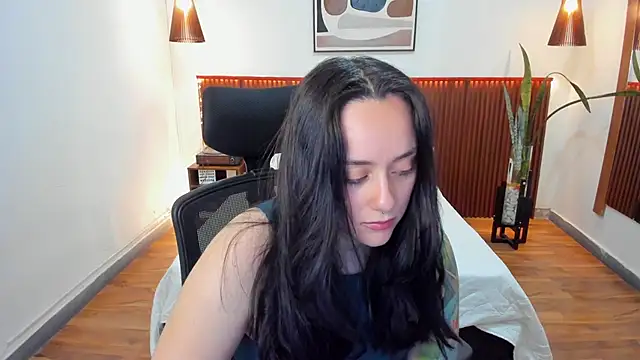 Snapshot of KatherineBond chatting on 02.20.26 KatherineBond online show from 02.20.26