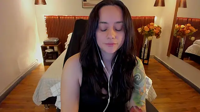 KatherineBond online show from 06.04.26