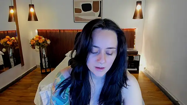 Snapshot of KatherineBond chatting on 06.30.26 KatherineBond online show from 06.30.26