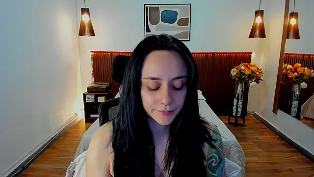Snapshot of KatherineBond chatting on 07.20.26 KatherineBond online show from 07.20.26
