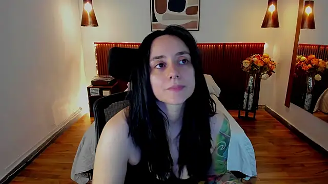 Snapshot of KatherineBond chatting on 07.21.26 KatherineBond online show from 07.21.26