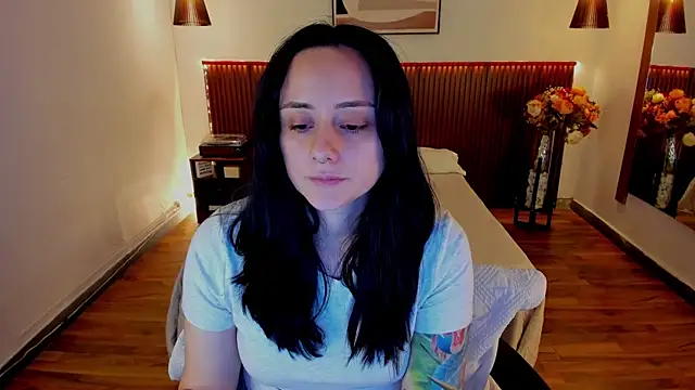 Snapshot of KatherineBond chatting on 07.28.26 KatherineBond online show from 07.28.26