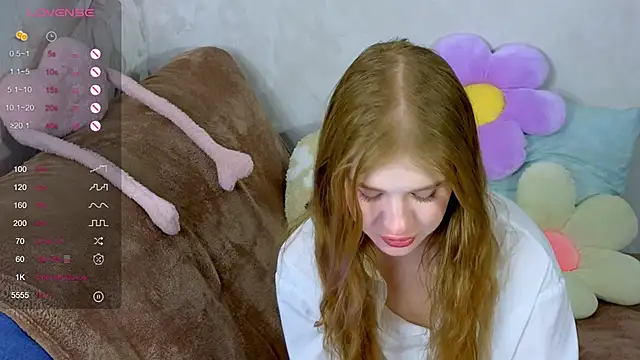 TrissMerigold9 online show from 10.10.25