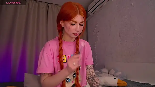 Evaa Moonn  online show from 03.17.25