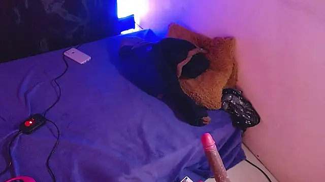 Snapshot of AnnaliOlsenX chatting on 12.16.24 AnnaliOlsenX online show from 12.16.24