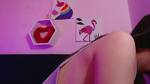 Snapshot of AnnaliOlsenX chatting on 12.19.24 AnnaliOlsenX online show from 12.19.24