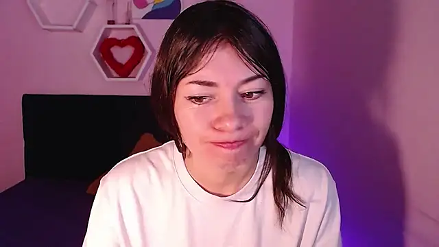 Snapshot of AnnaliOlsenX chatting on 12.23.24 AnnaliOlsenX online show from 12.23.24