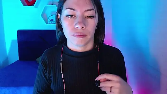 Snapshot of AnnaliOlsenX chatting on 12.30.24 AnnaliOlsenX online show from 12.30.24