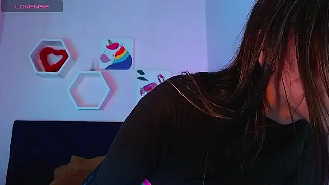 Snapshot of AnnaliOlsenX chatting on 01.07.25 AnnaliOlsenX online show from 01.07.25