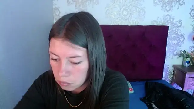 Snapshot of AnnaliOlsenX chatting on 11.25.25 AnnaliOlsenX online show from 11.25.25