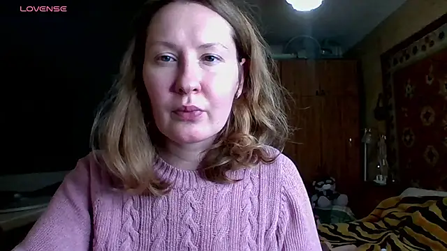 Snapshot of AnnaXLovers chatting on 12.10.24 AnnaXLovers online show from 12.10.24