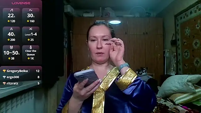 Snapshot of AnnaXLovers chatting on 12.23.24 AnnaXLovers online show from 12.23.24