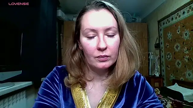 Snapshot of AnnaXLovers chatting on 12.28.24 AnnaXLovers online show from 12.28.24