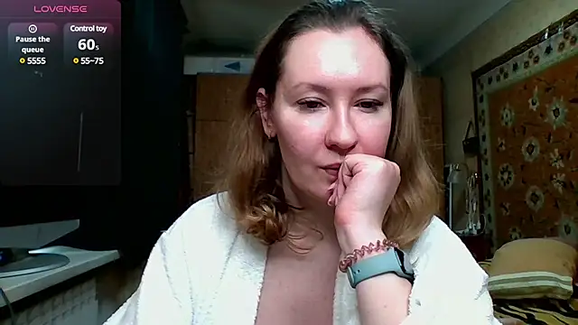 Snapshot of AnnaXLovers chatting on 01.28.25 AnnaXLovers online show from 01.28.25