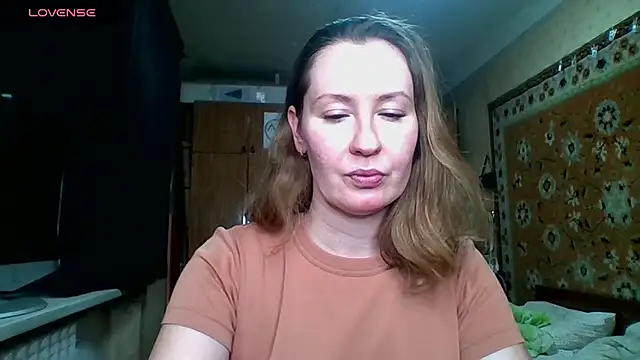 Snapshot of AnnaXLovers chatting on 02.04.25 AnnaXLovers online show from 02.04.25