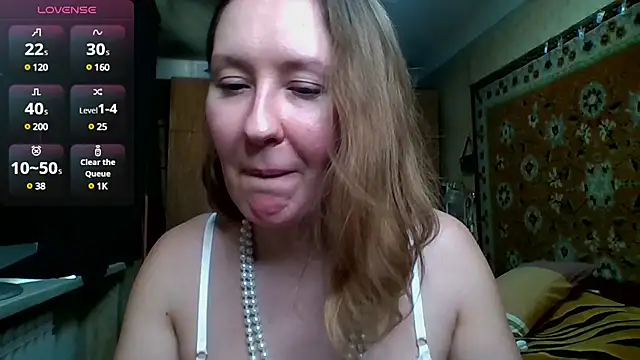 Snapshot of AnnaXLovers chatting on 02.17.25 AnnaXLovers online show from 02.17.25