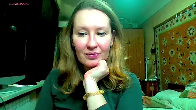 Snapshot of AnnaXLovers chatting on 03.17.25 AnnaXLovers online show from 03.17.25