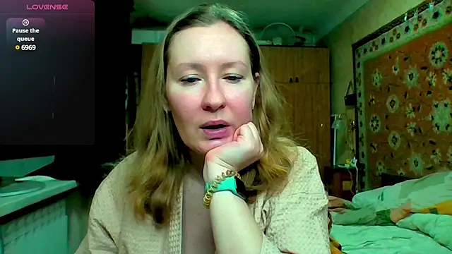 Snapshot of AnnaXLovers chatting on 03.21.25 AnnaXLovers online show from 03.21.25