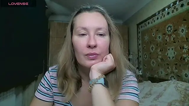 Snapshot of AnnaXLovers chatting on 09.12.25 AnnaXLovers online show from 09.12.25