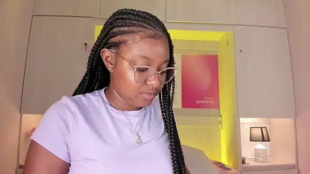 Snapshot of tamaraa_smiith chatting on 02.27.26 tamaraa smiith online show from 02.27.26