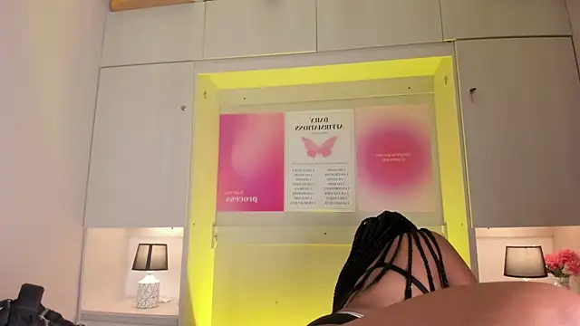 Snapshot of tamaraa_smiith chatting on 03.03.26 tamaraa smiith online show from 03.03.26