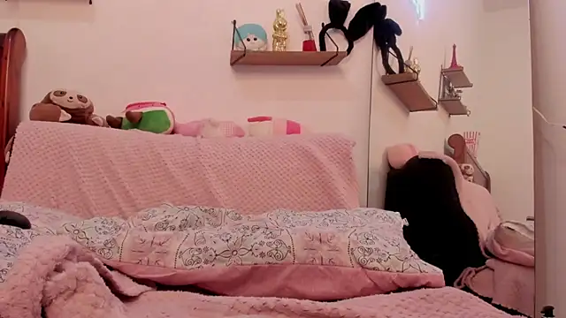 Manuela monroe online show from 07.04.26