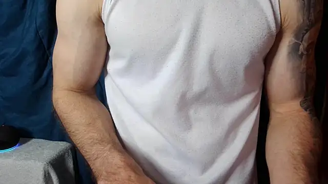 Snapshot of Kenner_fox77 chatting on 12.25.24 Kenner fox77 online show from 12.25.24