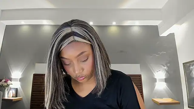 Adelehottman online show from 12.04.25