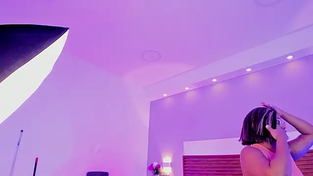 Adelehottman online show from 03.17.26