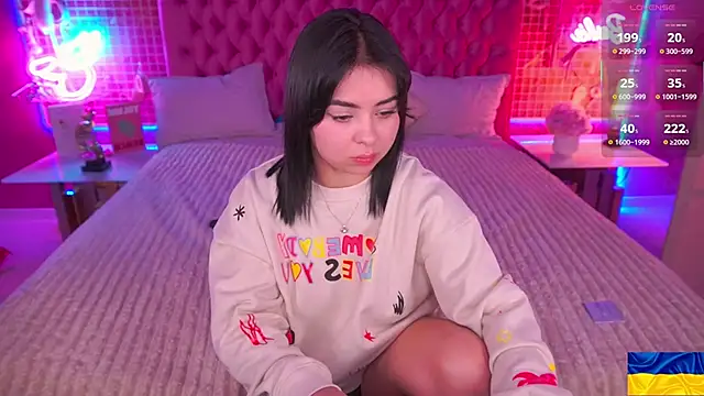 SusieWood online show from 02.23.26