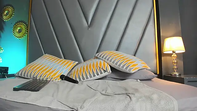 BrendaAdams  online show from 02.24.25