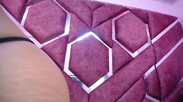 Snapshot of milly_print chatting on 12.22.24 milly print online show from 12.22.24