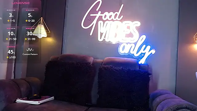 Snapshot of LOLIITA__LOVE chatting on 01.25.25 LOLIITA LOVE online show from 01.25.25