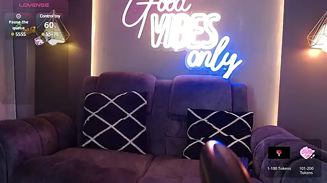 Snapshot of LOLIITA__LOVE chatting on 02.28.25 LOLIITA LOVE online show from 02.28.25