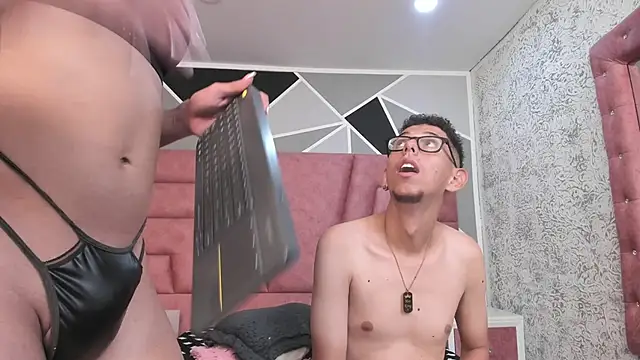 Derek and Skarlet online show from 01.16.25