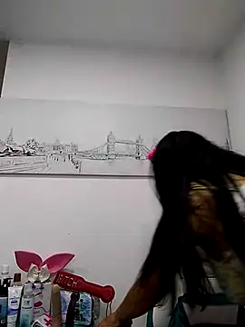 Snapshot of _Miaaleon chatting on 02.18.25 Miaaleon online show from 02.18.25