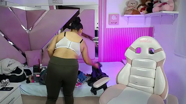 Snapshot of _Miaaleon chatting on 10.14.25 Miaaleon online show from 10.14.25