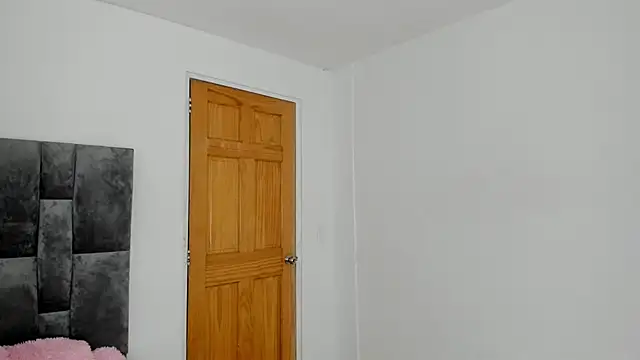 Snapshot of _Little_angel69 chatting on 02.20.25 Little angel69 online show from 02.20.25